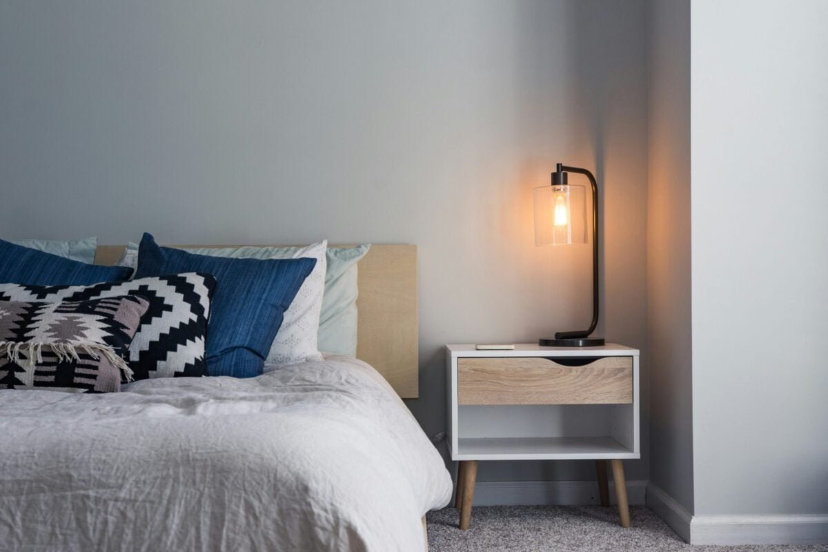 Declutter your bedroom - calm space